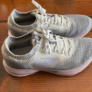 Brooks Levitate 2 running shoes